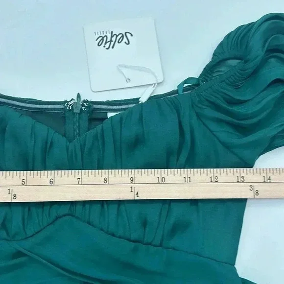 NWT Selfie Leslie. Off the Shoulder Tie Back Romper Forest Green XS - Picture 6 of 8